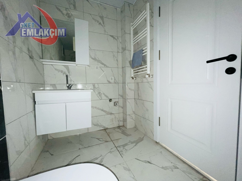 FAKÜLTE MEVKİNDE YATIRIMA UYGUN SIFIR 1+1 SATILIK 