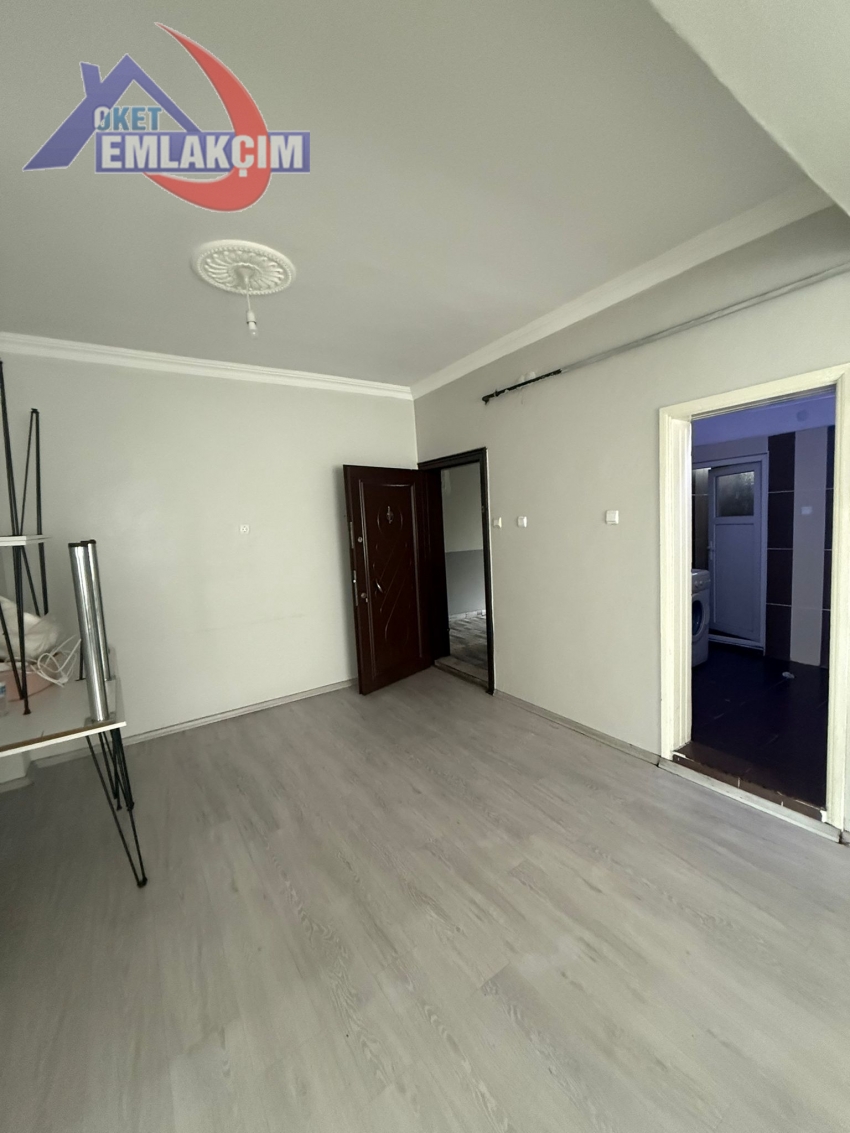 KIŞLA MEVKİNDE İŞÇİLER İÇİN UYGUN KİRALIK BİNA