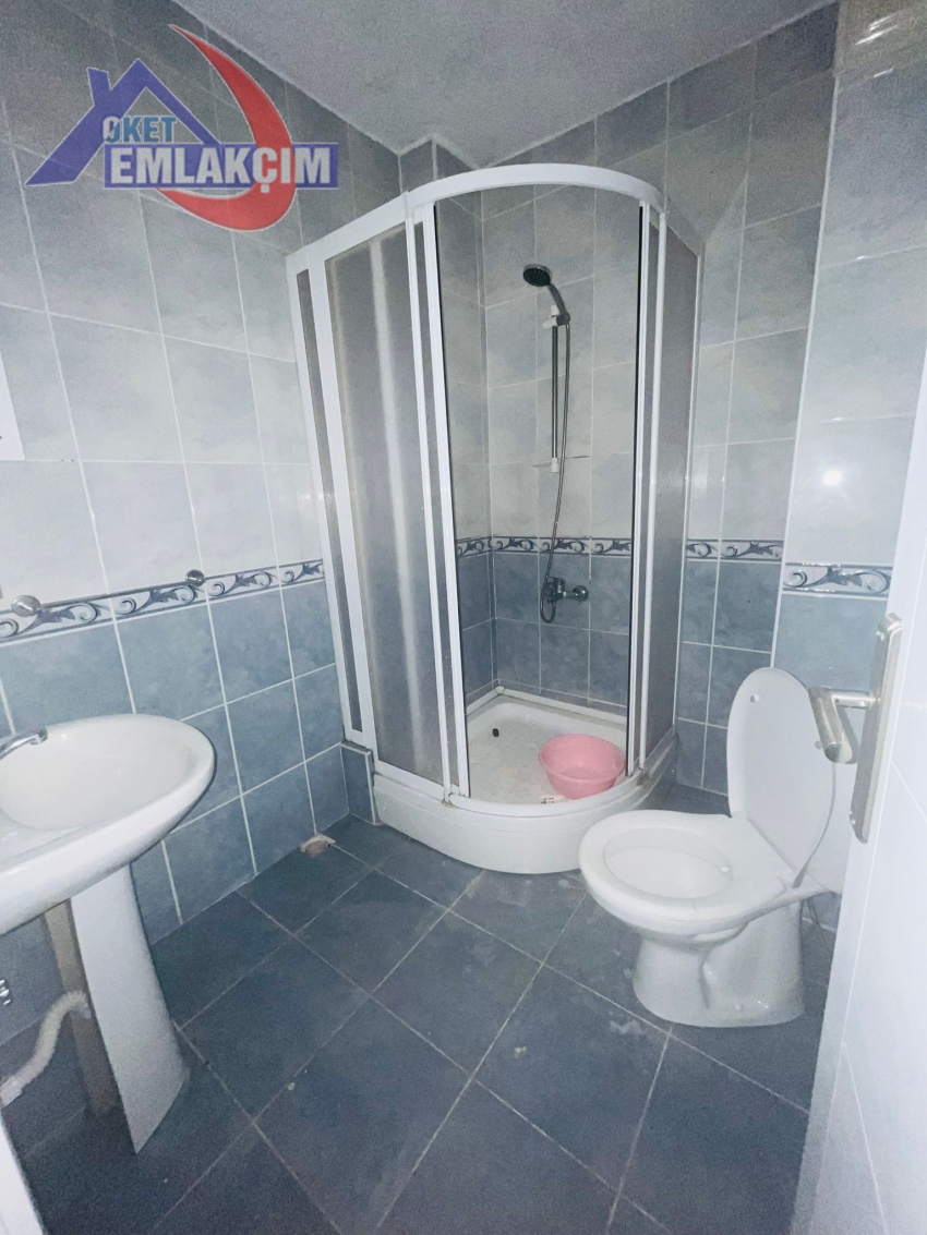 ERDEMİR CADDESİ ÜZERİNDE 3+1 KİRALIK DAİRE