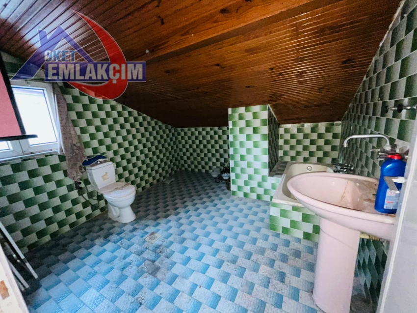 KAVAKLIK MAHALLESİNDE ANAYOLA 100M MESAFEDE SATILI