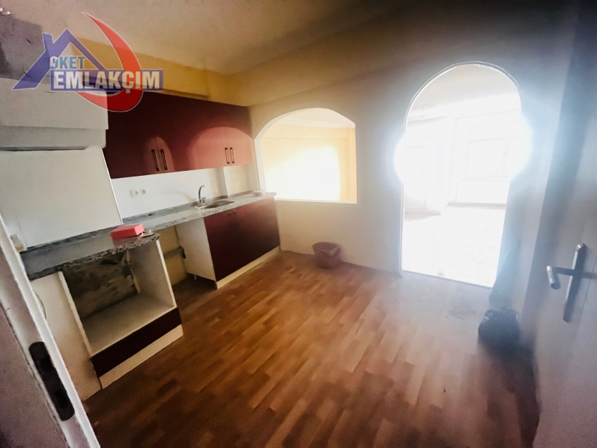 ERDEMİR CADDESİ ÜZERİNDE 3+1 KİRALIK DAİRE