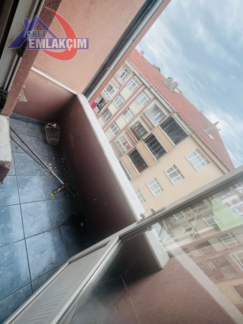 ERDEMİR CADDESİ ÜZERİNDE 3+1 KİRALIK DAİRE