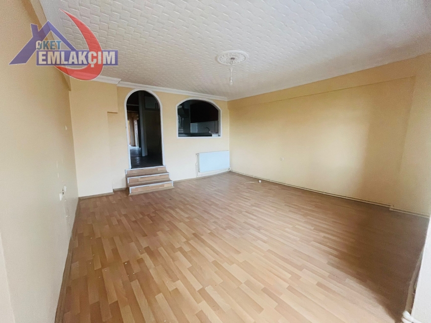 ERDEMİR CADDESİ ÜZERİNDE 3+1 KİRALIK DAİRE