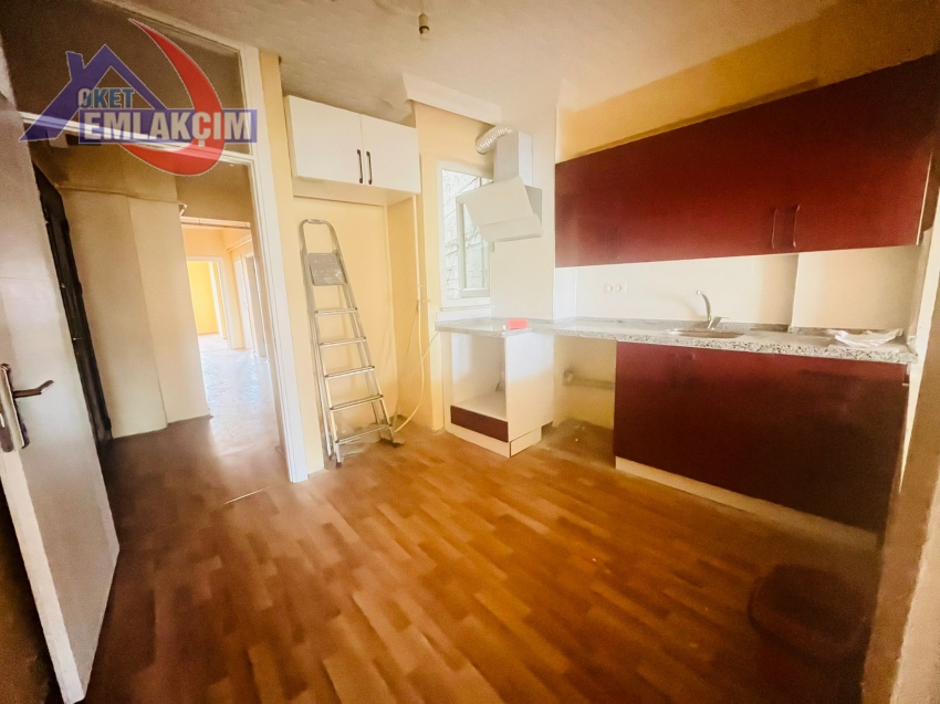 ERDEMİR CADDESİ ÜZERİNDE 3+1 KİRALIK DAİRE