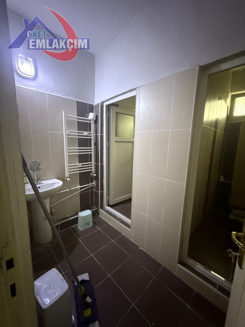 KIŞLA MEVKİNDE İŞÇİLER İÇİN UYGUN KİRALIK BİNA