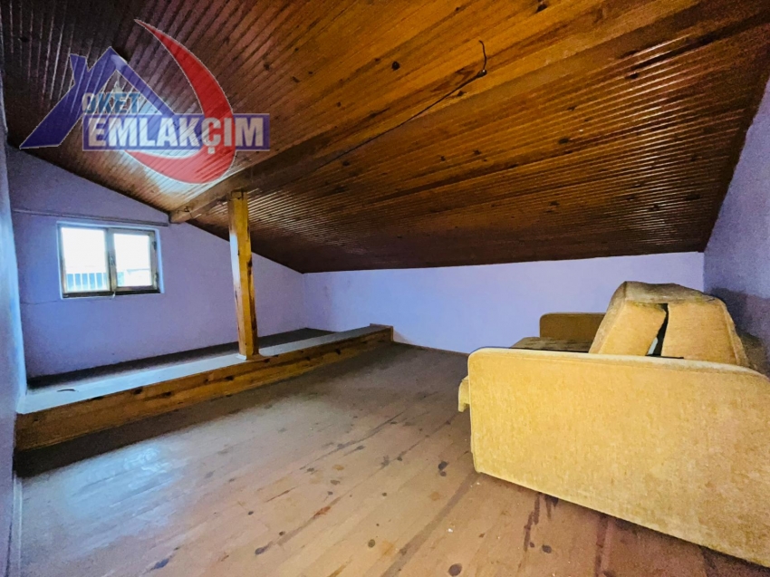 KAVAKLIK MAHALLESİNDE ANAYOLA 100M MESAFEDE SATILI