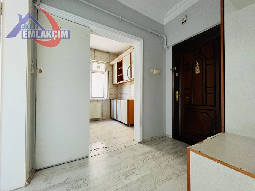AKARCADA SİTE İÇERİSİNDE SATILIK 3+1 DAİRE