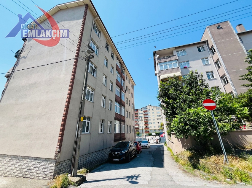 AKARCADA SİTE İÇERİSİNDE SATILIK 3+1 DAİRE