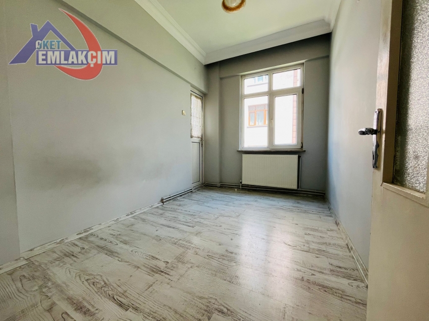 AKARCADA SİTE İÇERİSİNDE SATILIK 3+1 DAİRE