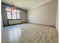 AKARCADA SİTE İÇERİSİNDE SATILIK 3+1 DAİRE