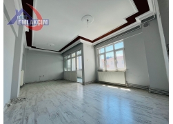 AKARCADA SİTE İÇERİSİNDE SATILIK 3+1 DAİRE